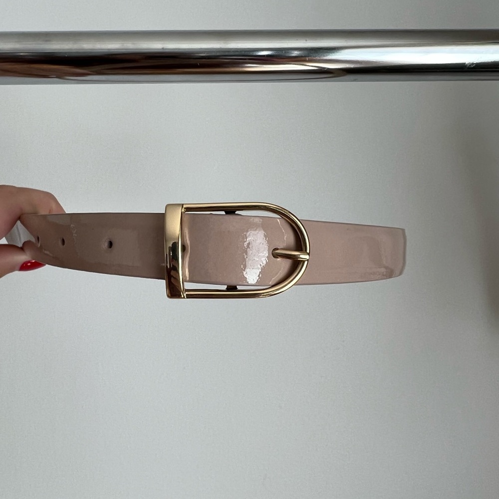 Reiss patent leather belt in Natural